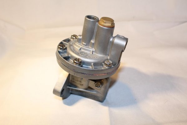 Benzinpumpe 25/30PS - VW Käfer Karmann Ghia Bus T1 - 111127025B - VW5-0565 - generalüberholt