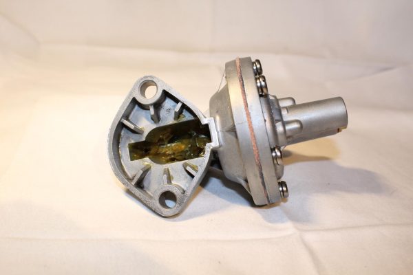 Benzinpumpe 25/30PS - VW Käfer Karmann Ghia Bus T1 - 111127025B - VW5-0565 - generalüberholt